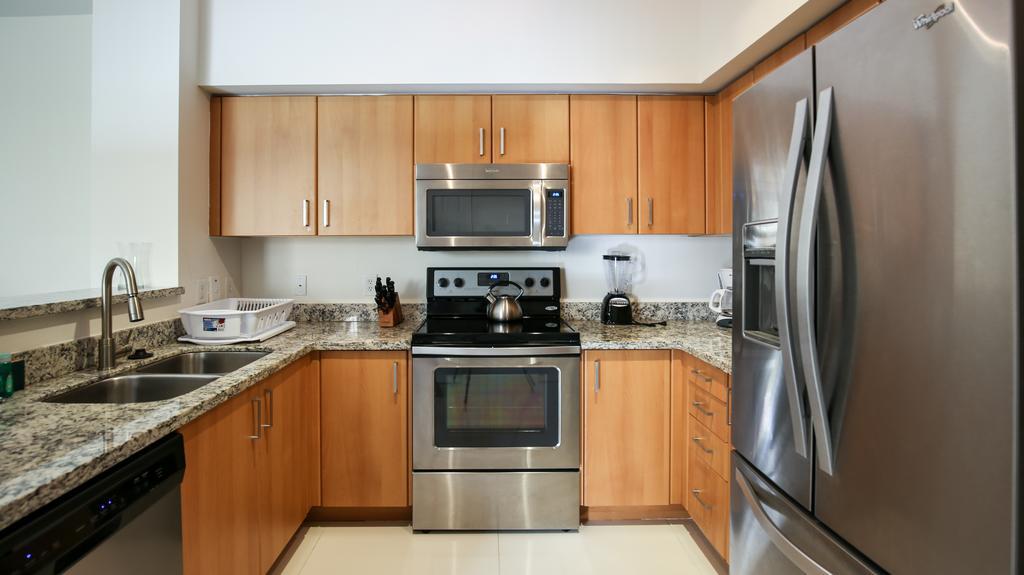 Pelicanstay In Coral Gables Miami Екстериор снимка