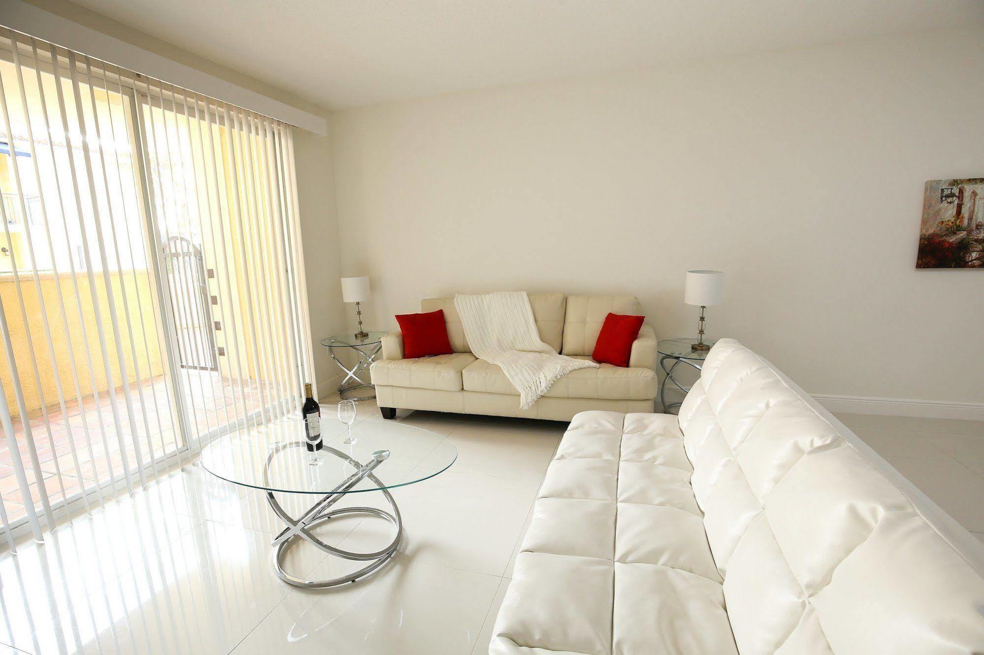 Pelicanstay In Coral Gables Miami Екстериор снимка