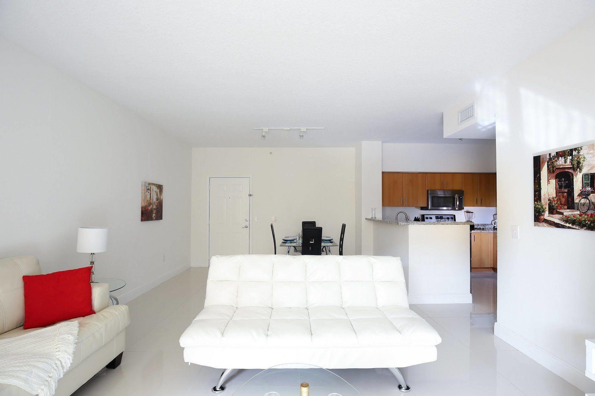 Pelicanstay In Coral Gables Miami Екстериор снимка