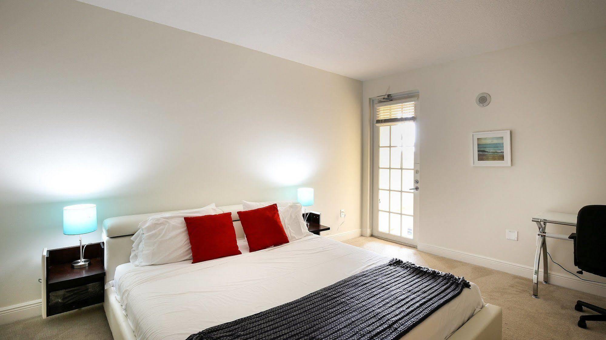 Pelicanstay In Coral Gables Miami Екстериор снимка