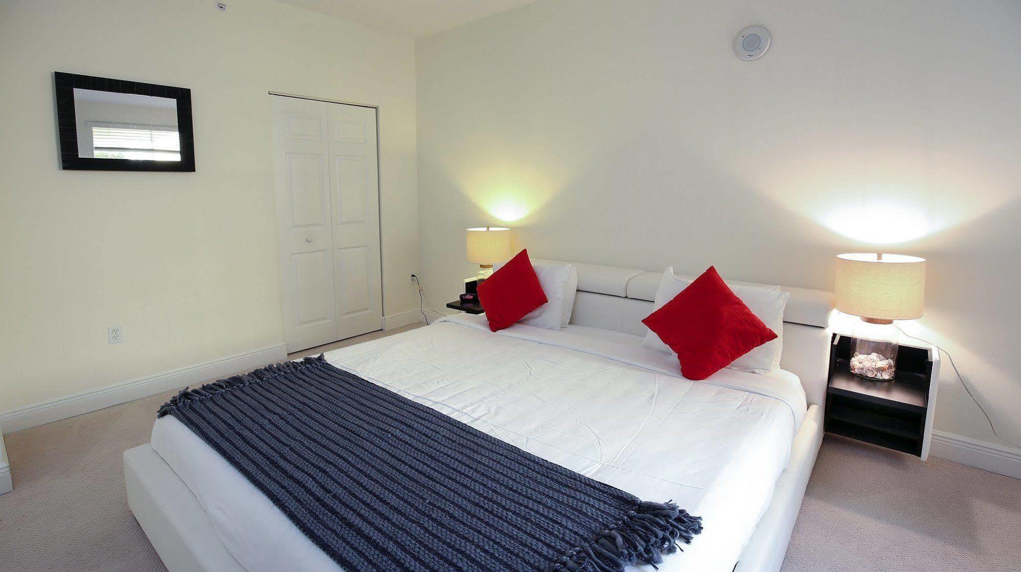 Pelicanstay In Coral Gables Miami Екстериор снимка