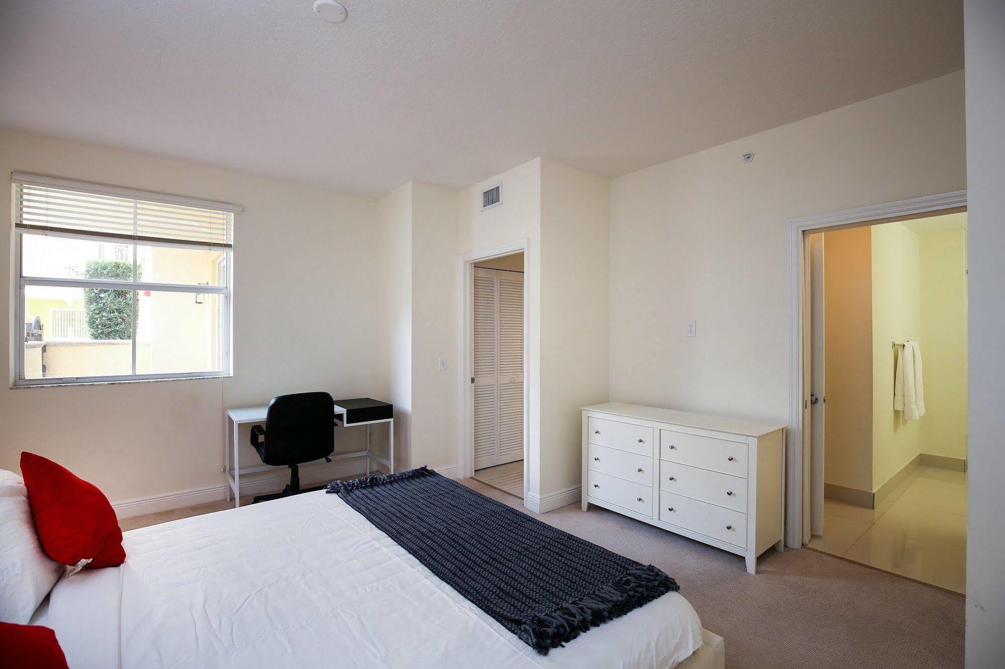 Pelicanstay In Coral Gables Miami Екстериор снимка